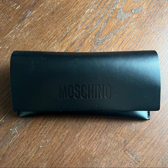 Moschino Heart Shaped Sunglasses in Pink - Picture 9 of 10